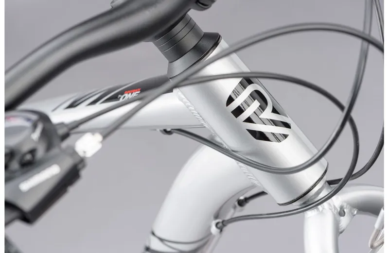 2021 Ridgeback Terrain 1 Mountain Bike in Grey -4