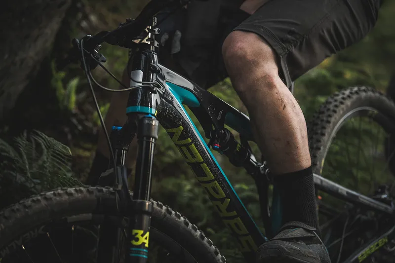 2017 Saracen Kili Flyer Elite Carbon Full Suspension Mountain Bike